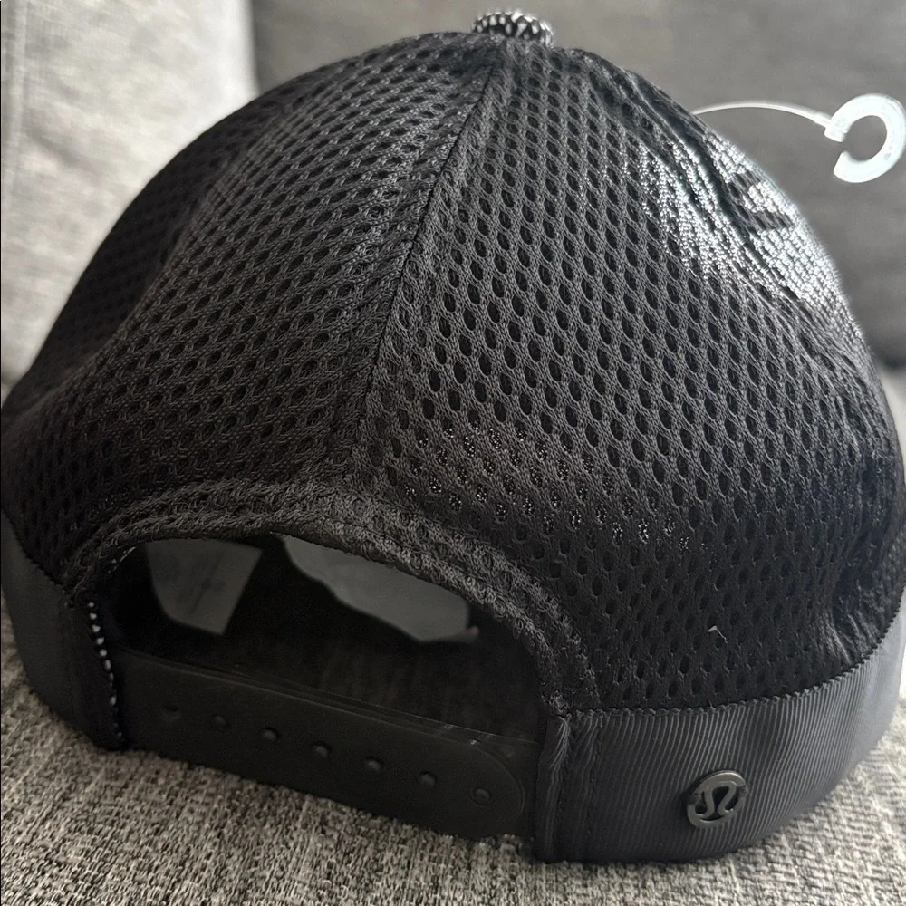 LULULEMON Athletica Black and White Geometric women’s Hat